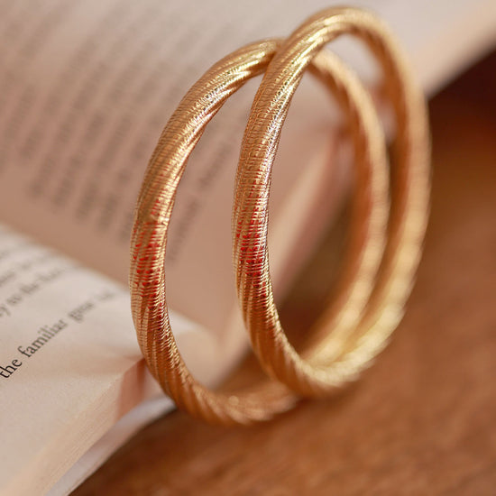 Twisted Round Bangle (size 2.6) SINGLE PIECE