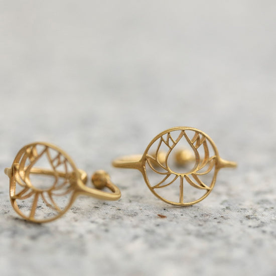 Circled Lotus Toering