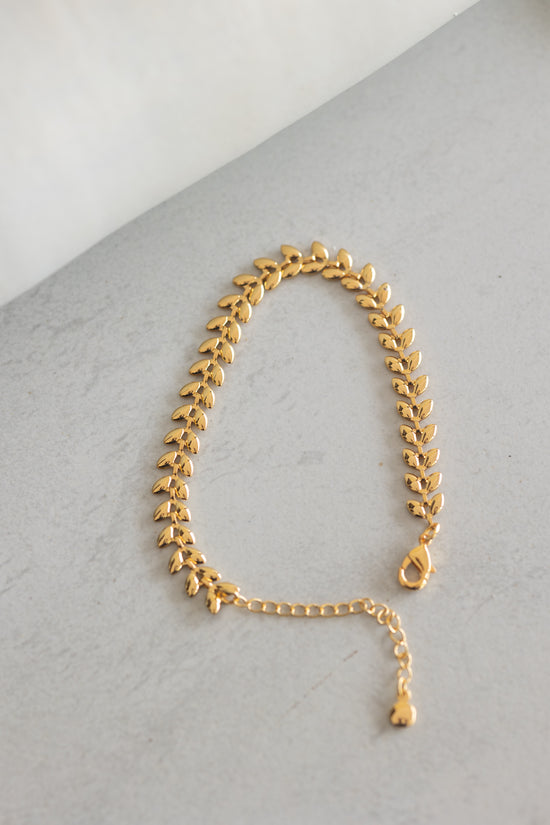 Circle of leaf chain bracelet