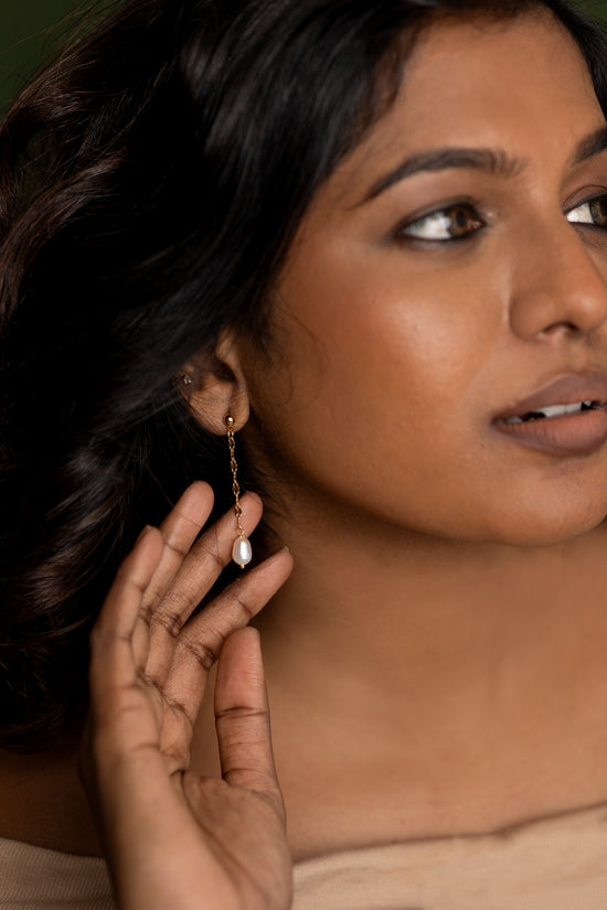 Pearl Drop Thread Earring