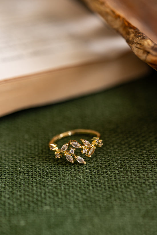 Designer Zircon Leaf Ring