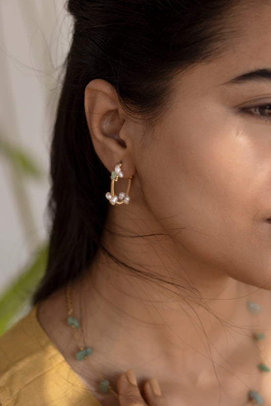 Wired Green Stone Necklace