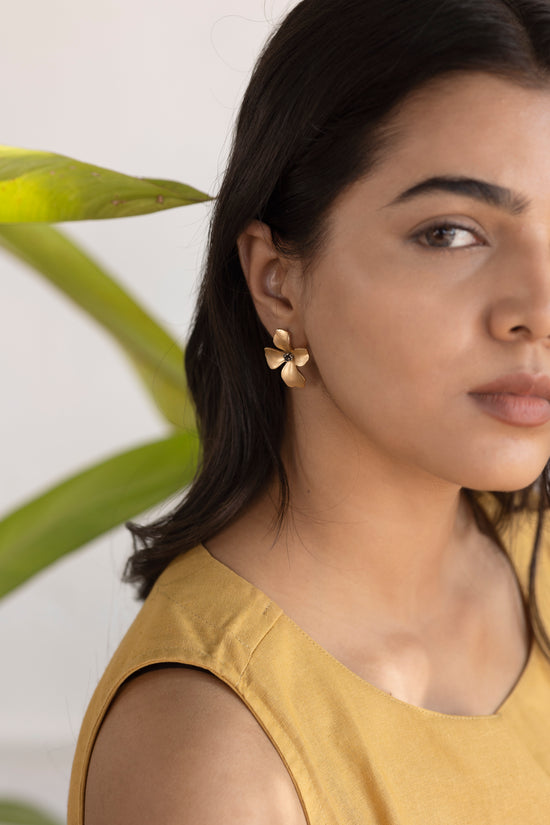Curved Flower Matt finish Earring