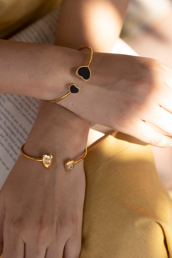 Heart Flexible Black and Gold enamel bracelet