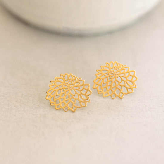 Flower Studs- Gold