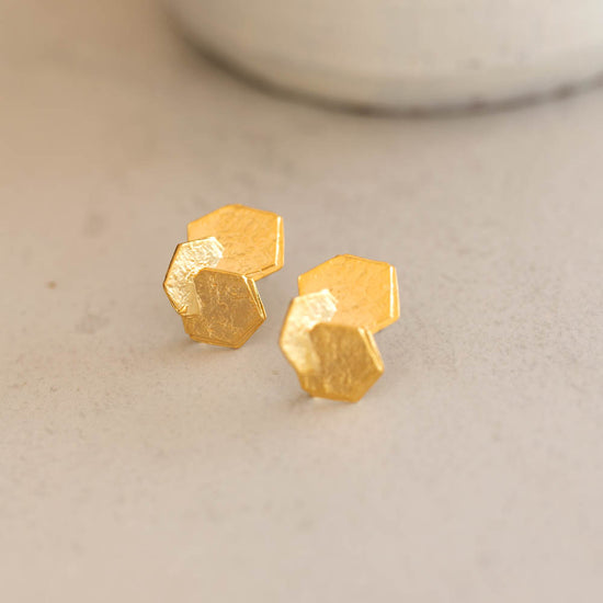 2D Clustered Hexagon Stud - Gold