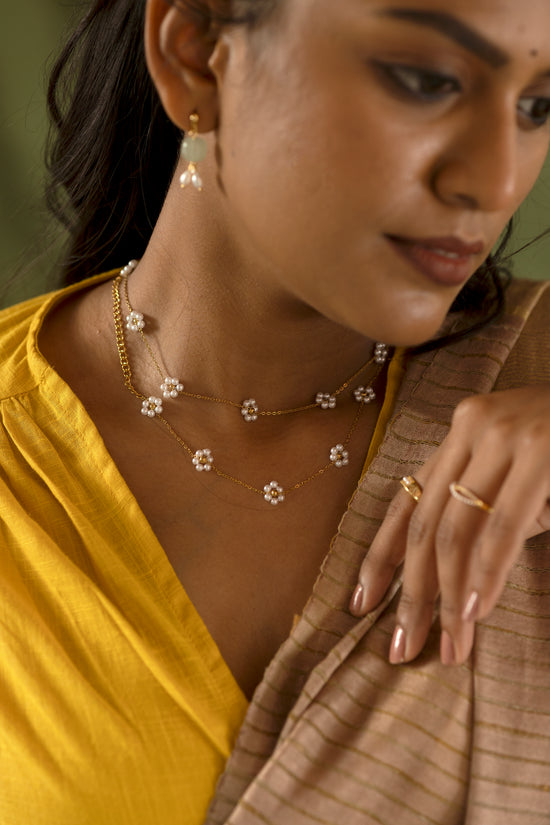 Row of Flower Pearl Necklace