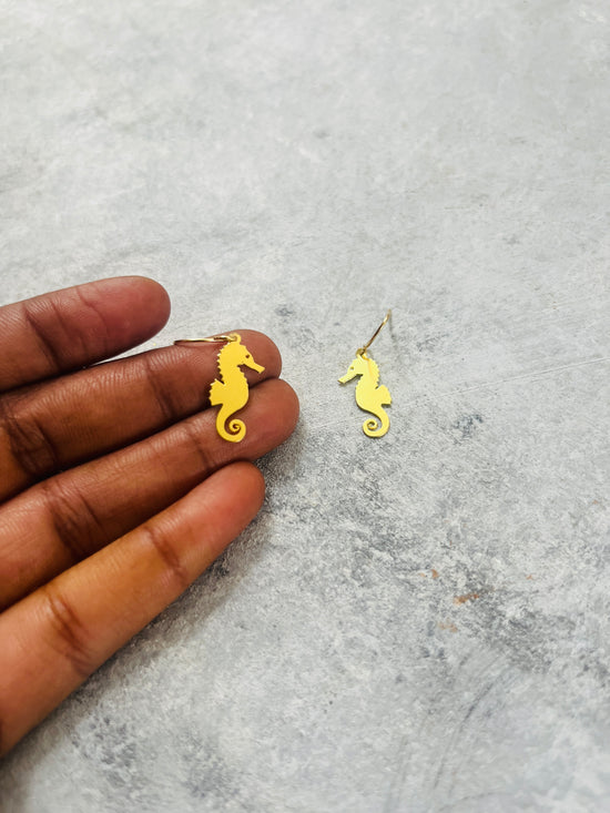 Sear Horse earring