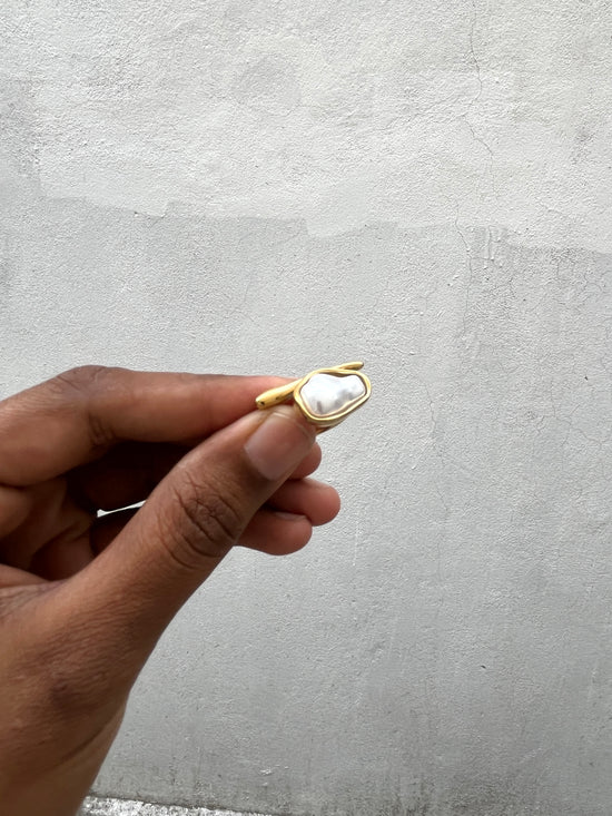 Pearl and Bar Finger Ring