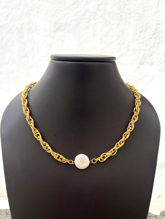Thick Chain and Centre Pearl Necklace