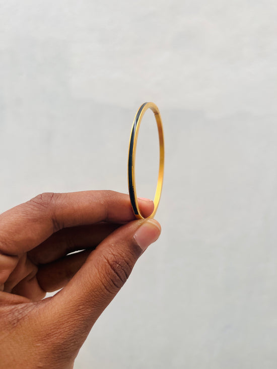 Black enamel bracelet
