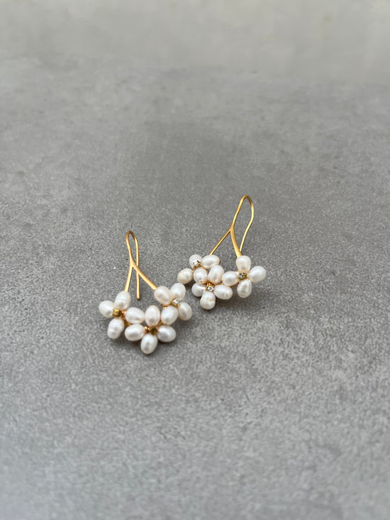 3 Clustered Pearl Earring