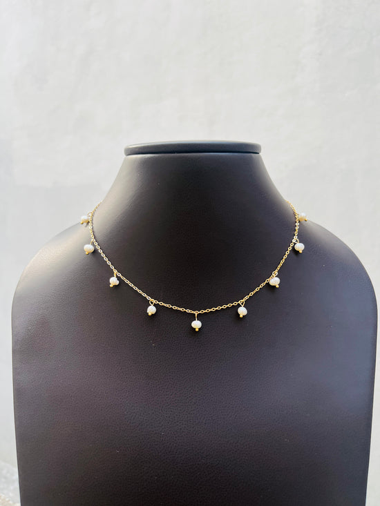 Pearl drop necklace