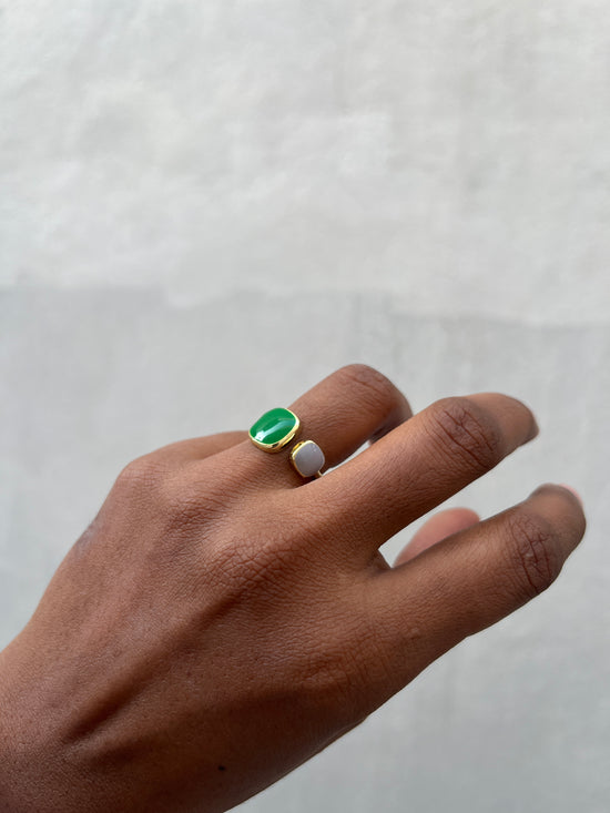 Green and white bar Ring