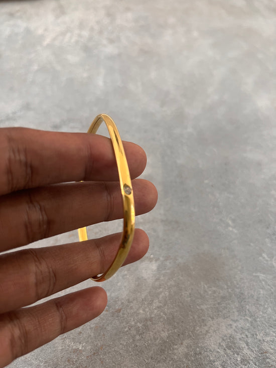 Plain Gold square Bangle (2.4 Bangle SIze)