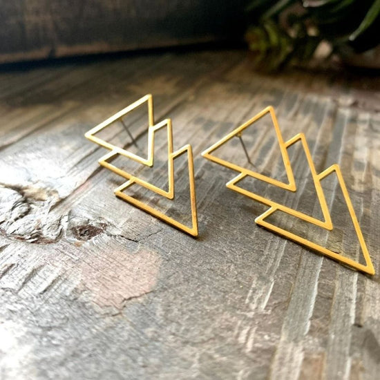 Interconnected Triangles