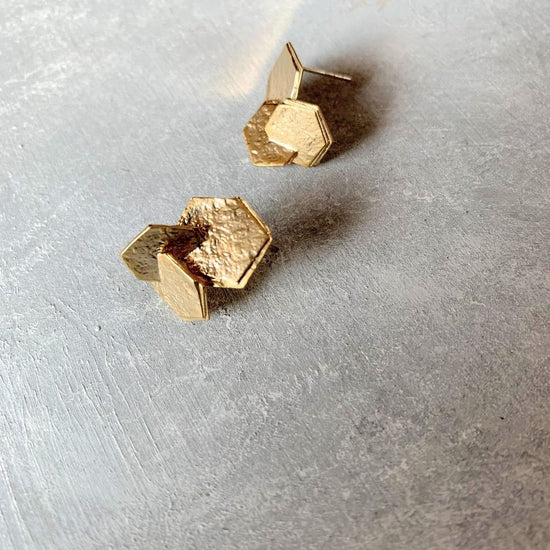 2D Clustered Hexagon Stud - Gold