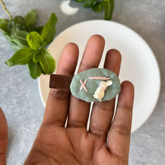 Bunny on Light Green Disc Hair Clip