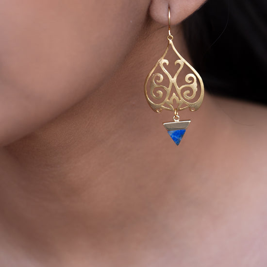 Spade Leaf Design Earrings