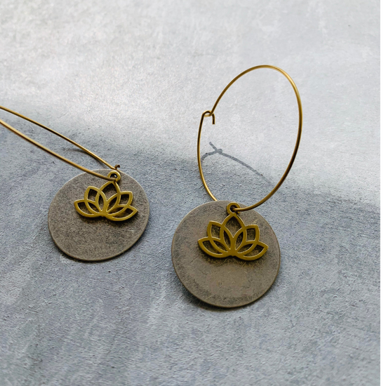 Silver Disc and Lotus