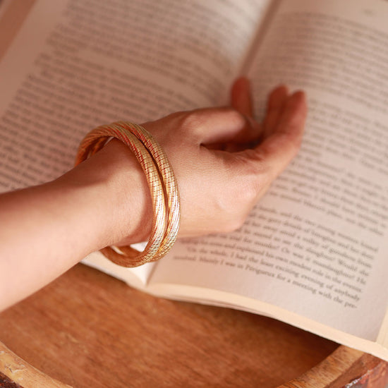 Twisted Round Bangle (size 2.6)