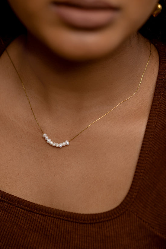 String of Pearl Necklace