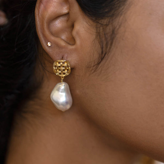 Weaved stud and pearl drops