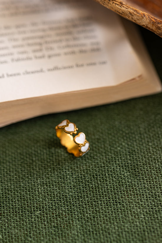 Heart Row White Finger Ring