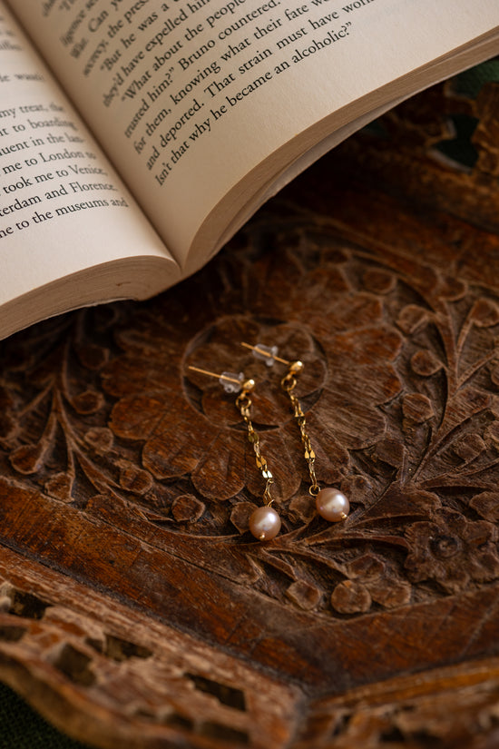 Mauve Pearl Drop Thread Earring