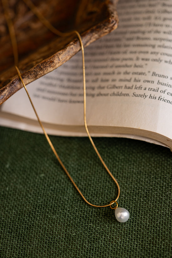 Teardrop Pearl Pendant Necklace
