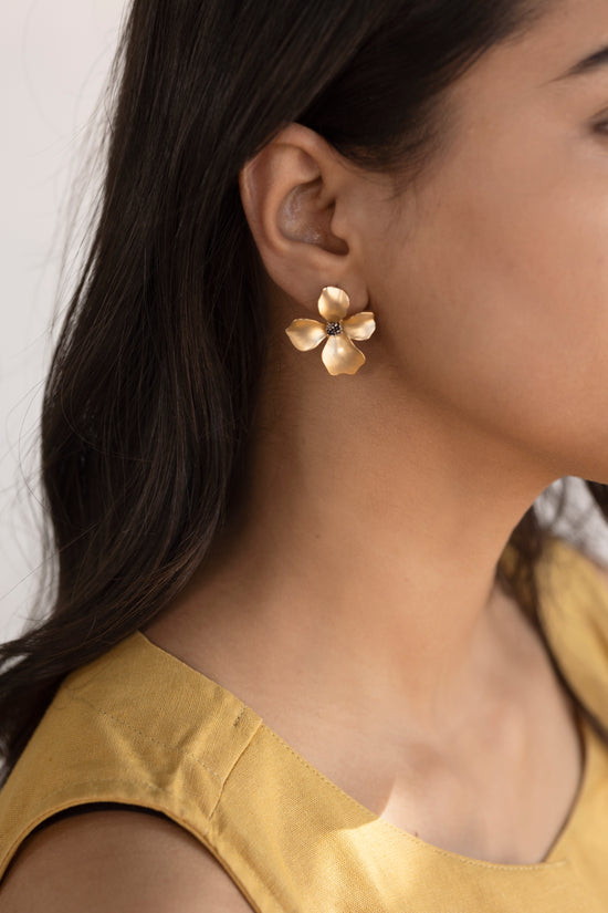Curved Flower Matt finish Earring