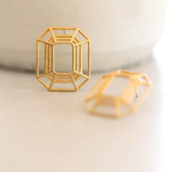 Hexagon Boxed Earring -Gold