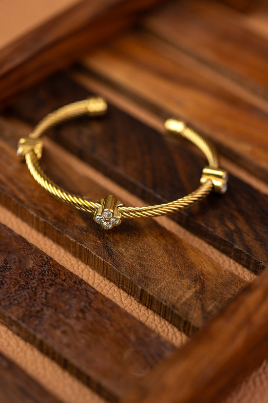 Studded Clover in a Twisted Bracelet