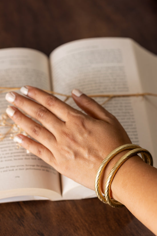 Twisted Round Bangle
