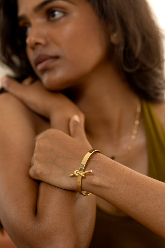Modern Knot Flat Bracelet