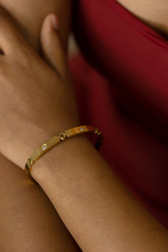 Clover and Stone Flat Bracelet