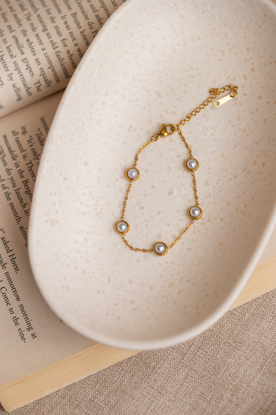 Row of Pearl Bracelet