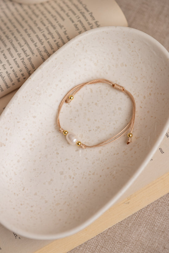 Pearl and Thread Bracelet