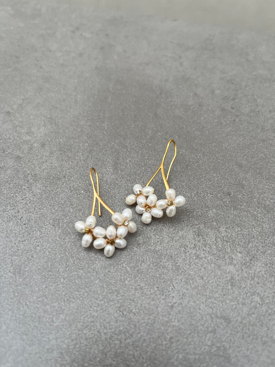 3 Clustered Pearl Earring