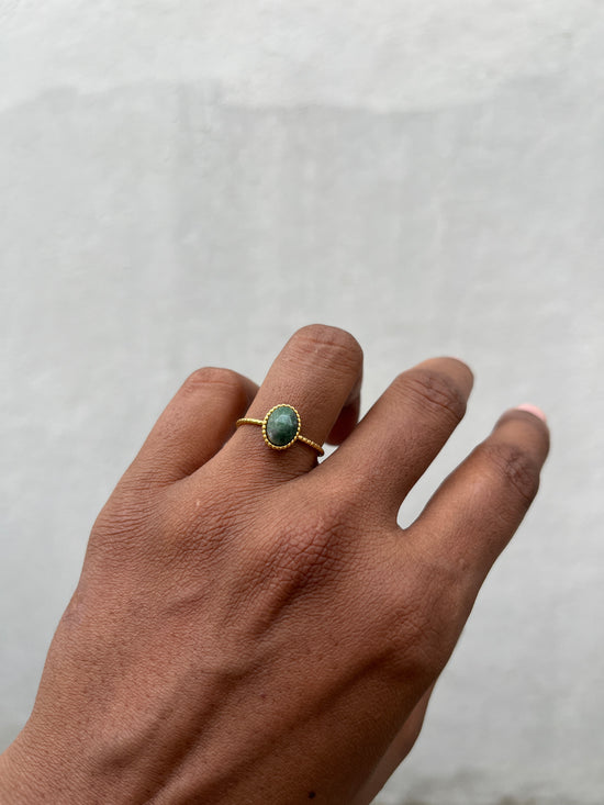 Green Oval Stone Finger Ring