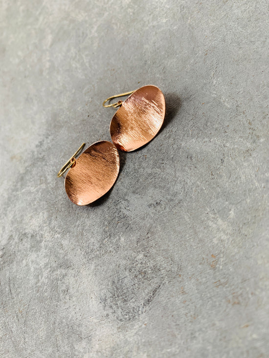 Oval Rose gold earring