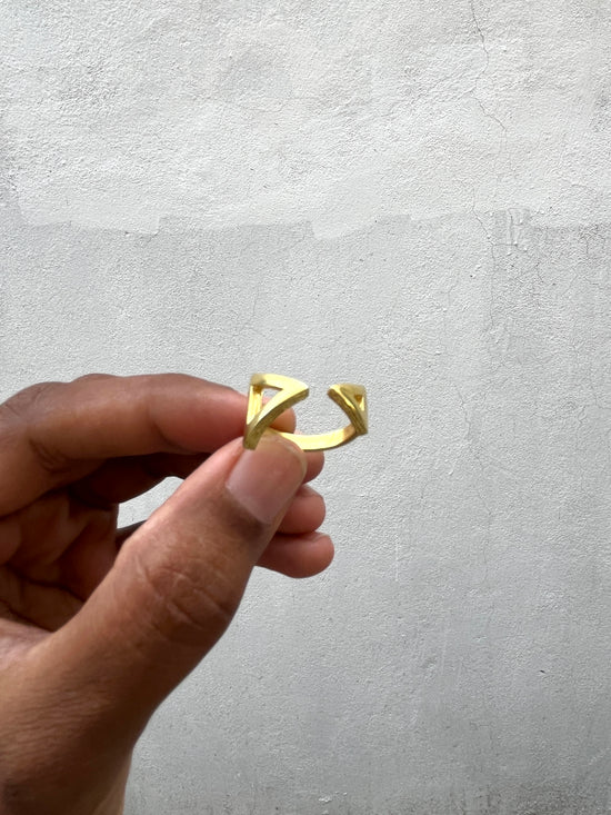 Double Triangle Finger Ring - Gold