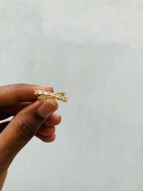 Elegant criss cross Stone studded Ring