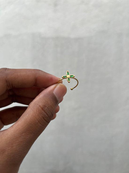 Green Stone Petal Finger Ring