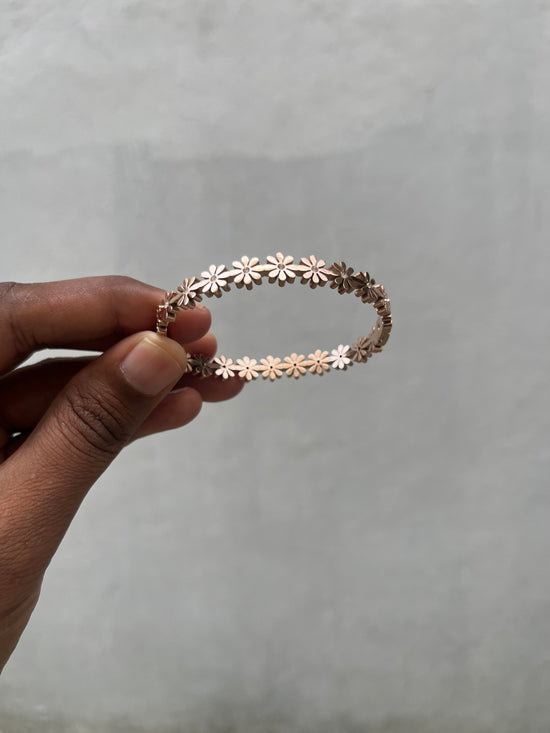 Flower bracelet Rosegold