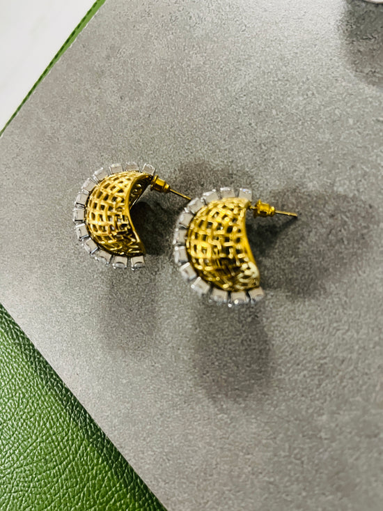 Head armour studded earring