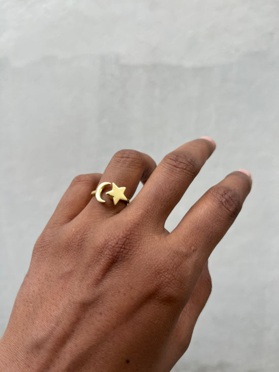 Spinning Star and Moon Finger Ring