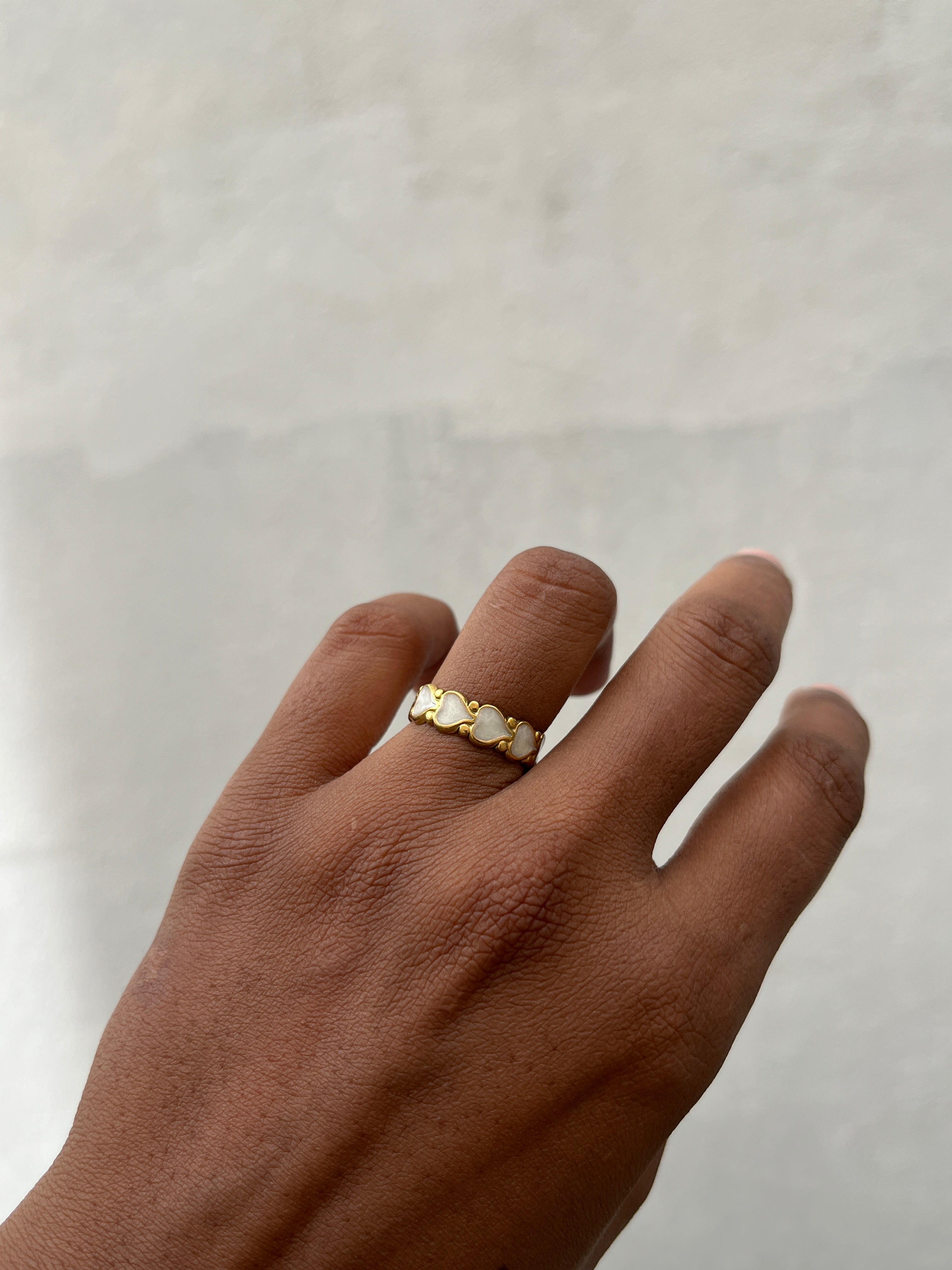 Heart Row White Finger Ring – Urbanitii