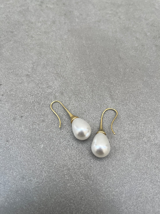 Tear Drop Pearl Hook Earring