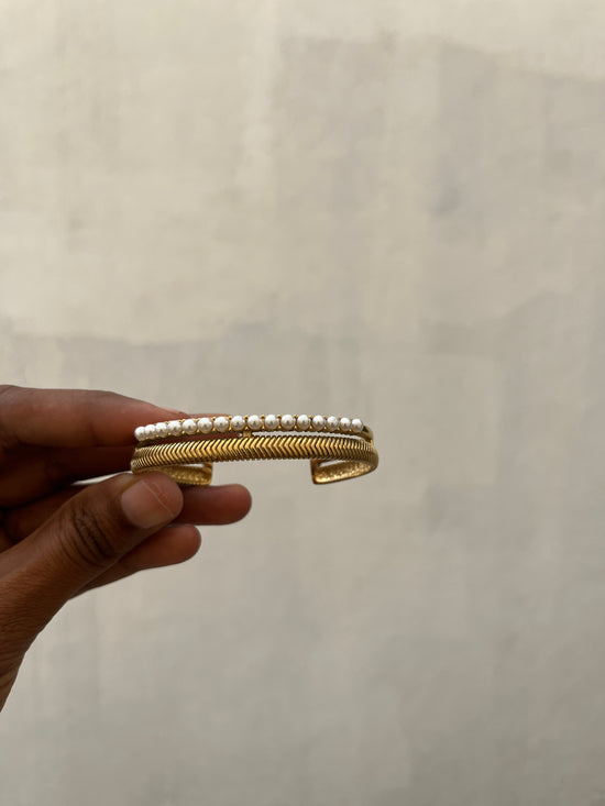 Pearl studded Gold Bracelet